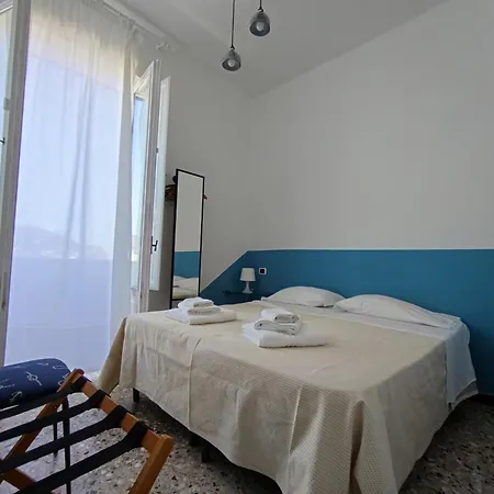 Agenzia Isotur Mari Di Levante Ponza