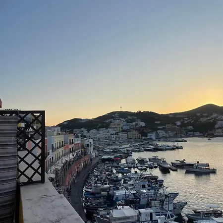 Agenzia Isotur Mari Di Levante